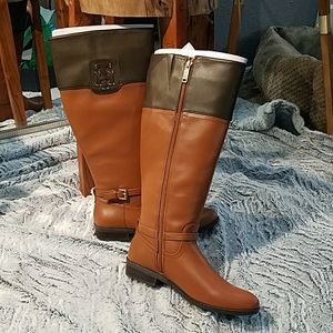 Tommy Hilfiger wide calf size 8 boots